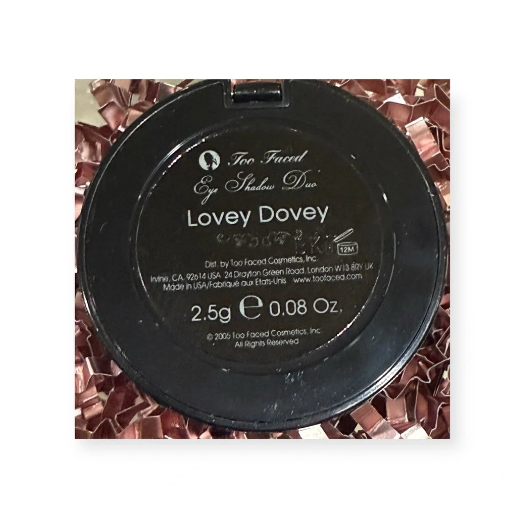 Deadstock: new Too Faced ❤︎︎ OG Eye Shadow Duo ❤︎︎ Lovey Dovey ❤︎︎ in box